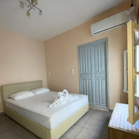 Rei Apartment Skiathos Town