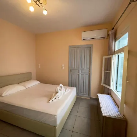 Rei Apartment Skiathos Town